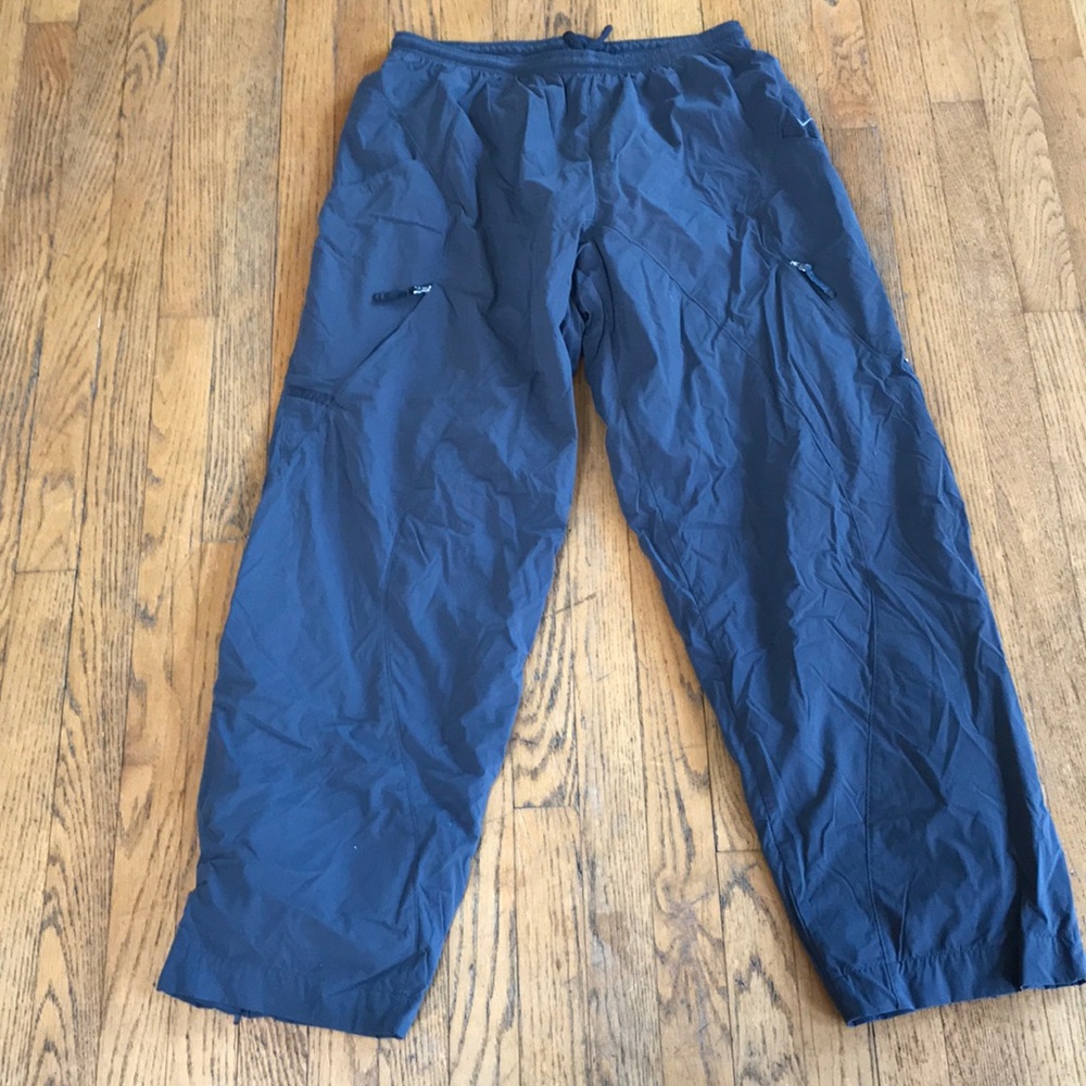 Men’s Lined Nike sweatpants. Size L